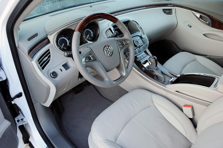 Интерьер Buick LaCrosse 2010 года  (NA) (фото 95 из 121)